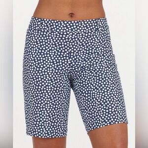 Spanx Sunshine Shorts.
Bermuda 10”
Navy with White Painted Dots
Size Medium